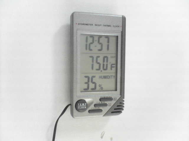 Perfect temp. conditions in veg. 
room